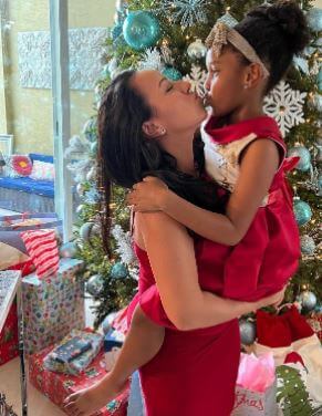 Eleslie Dietzsch celebrating Christmas with her daughter.